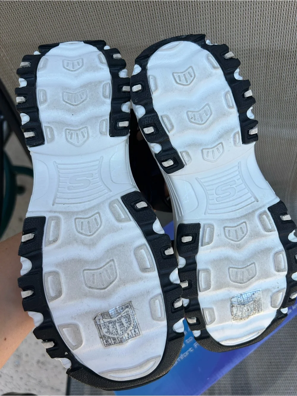 Skechers D Lites size 9 Fresh Catch Yoga Foam Sandals in White Black platform